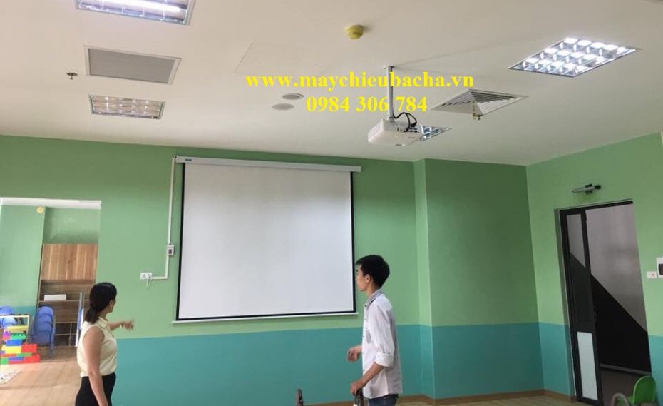 MAN CHIEU DIEN TREO TUONG 96 INCH - 136 INCH - 140 INCH - 2M24X2M24